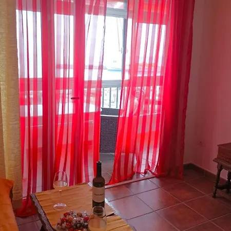 Апартаменты Ocean View Playa Cristianos Beachfront Лос Кристианос